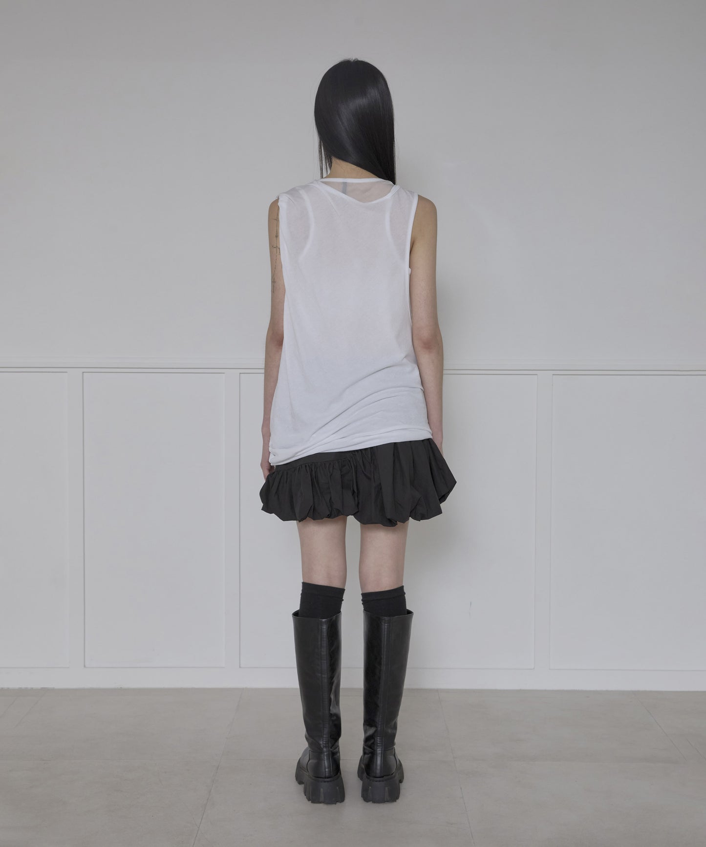ASYMMETRICAL LAYERED SLEEVELESS