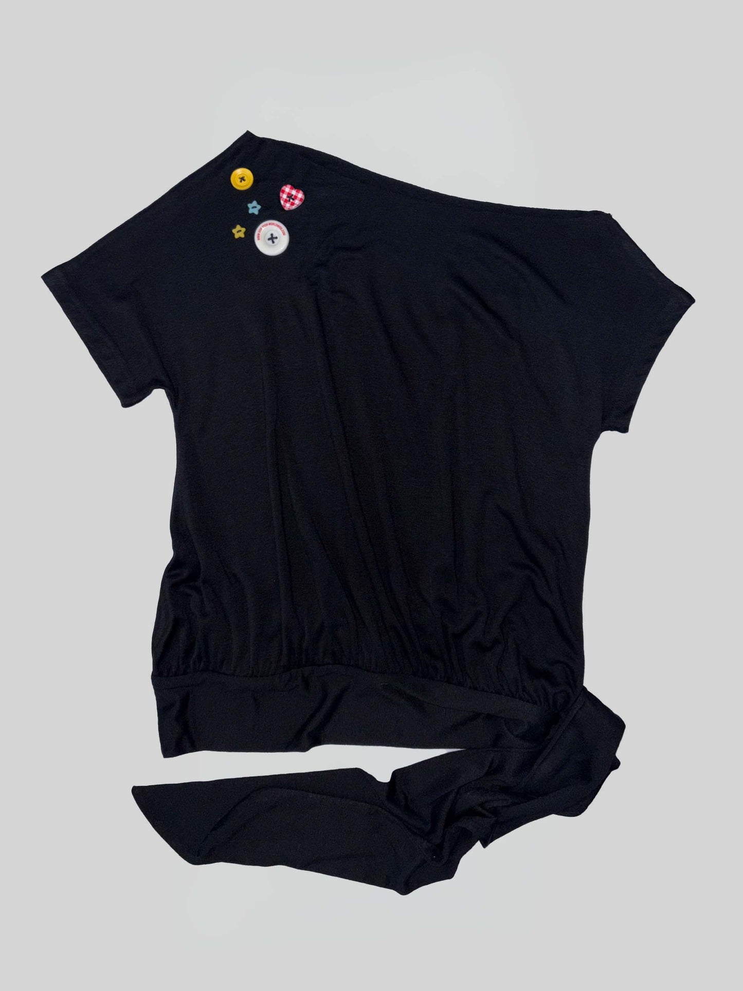 OFF-SHOULDER BUTTON TEE BLACK