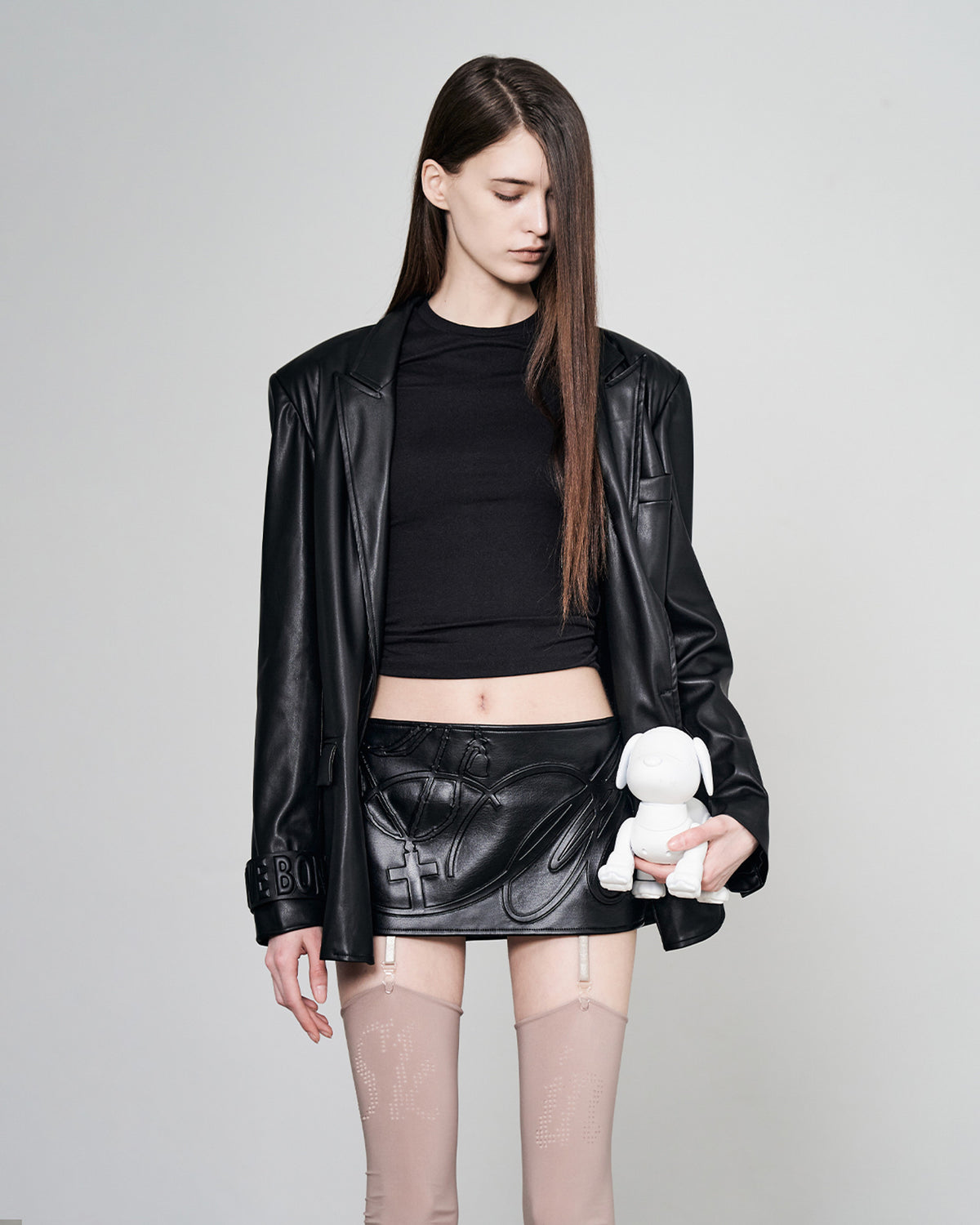 EMBOSSED MICRO PLEATED SKIRT BLACK