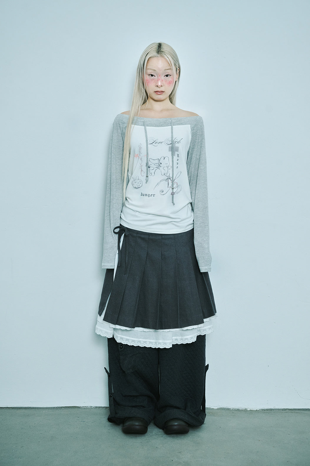 LOVE SICK DRAWING OFF-SHOULDER TOP IVORY