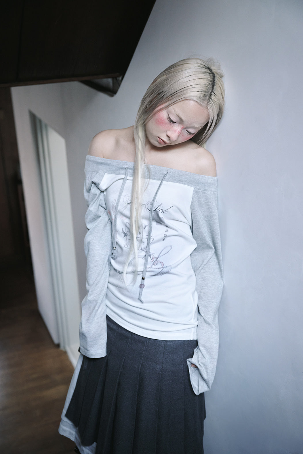 LOVE SICK DRAWING OFF-SHOULDER TOP IVORY