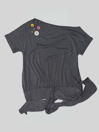 OFF-SHOULDER BUTTON TEE MELANGE GREY