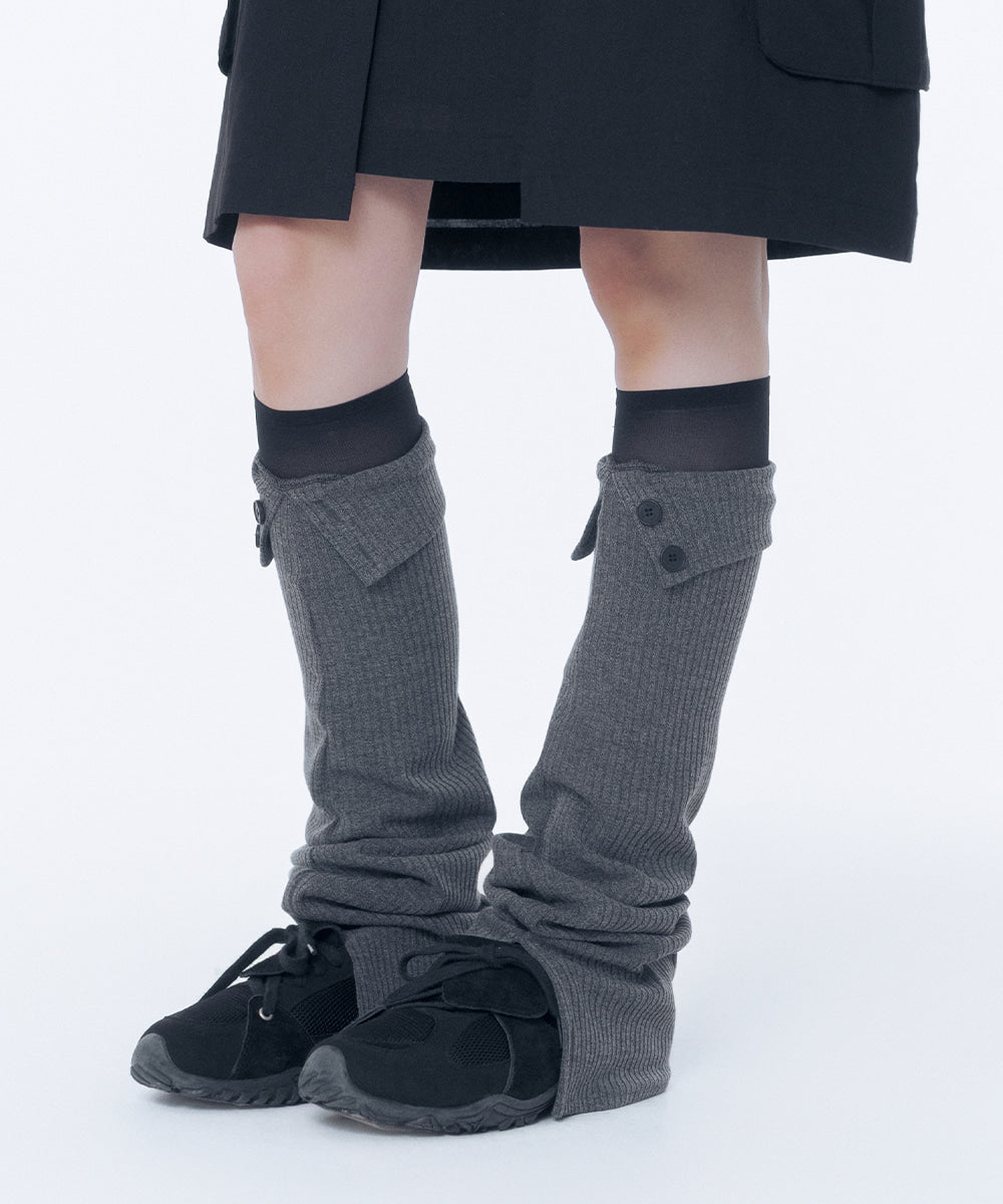 BUTTON SLIT LEG WARMER CHARCOAL