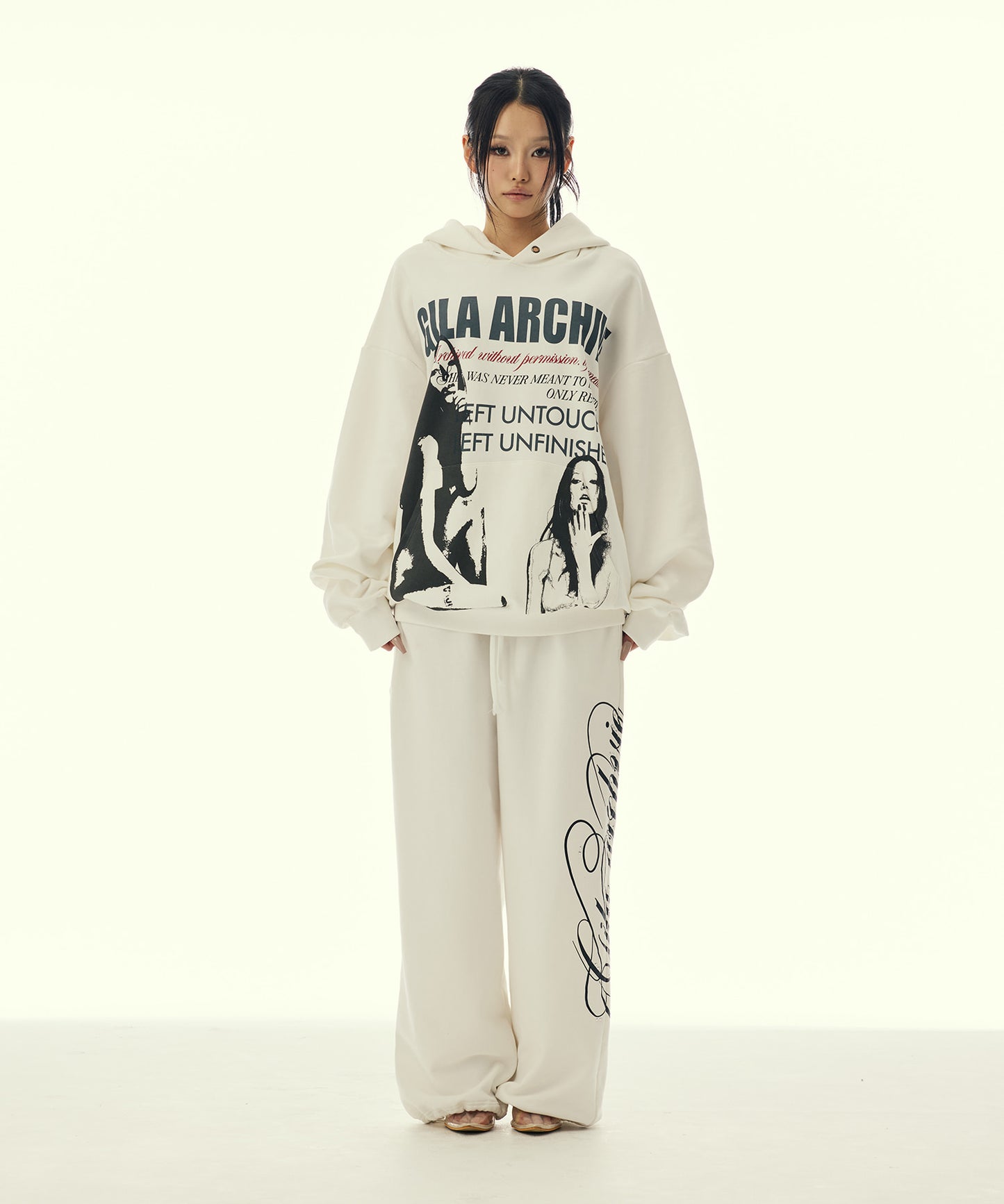 TWICE GIRL OVER SIZE HOODIE WHITE