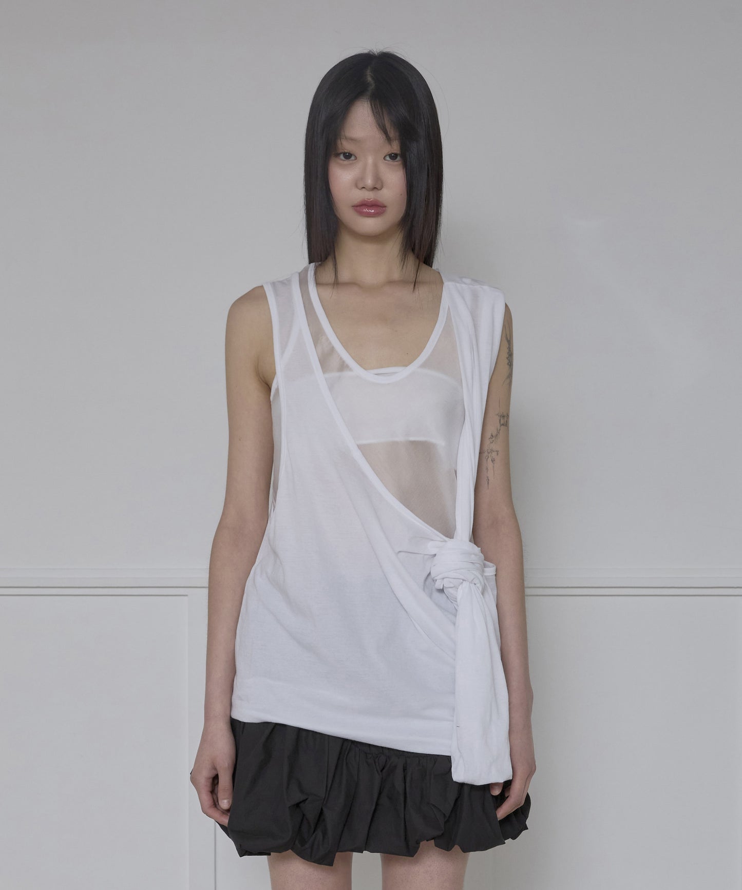 ASYMMETRICAL LAYERED SLEEVELESS
